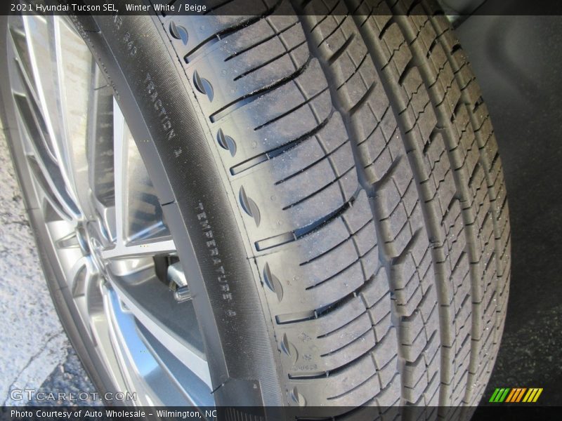 Winter White / Beige 2021 Hyundai Tucson SEL