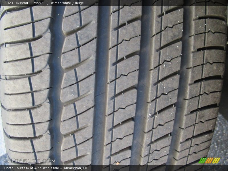 Winter White / Beige 2021 Hyundai Tucson SEL