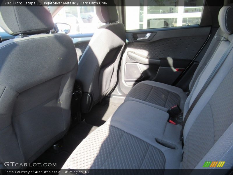 Ingot Silver Metallic / Dark Earth Gray 2020 Ford Escape SE