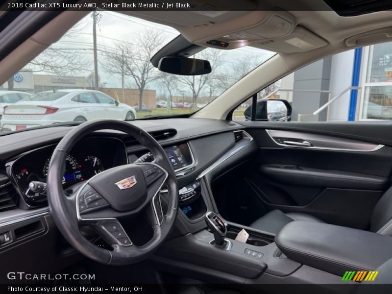 Stellar Black Metallic / Jet Black 2018 Cadillac XT5 Luxury AWD