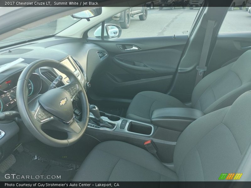 Summit White / Jet Black 2017 Chevrolet Cruze LT