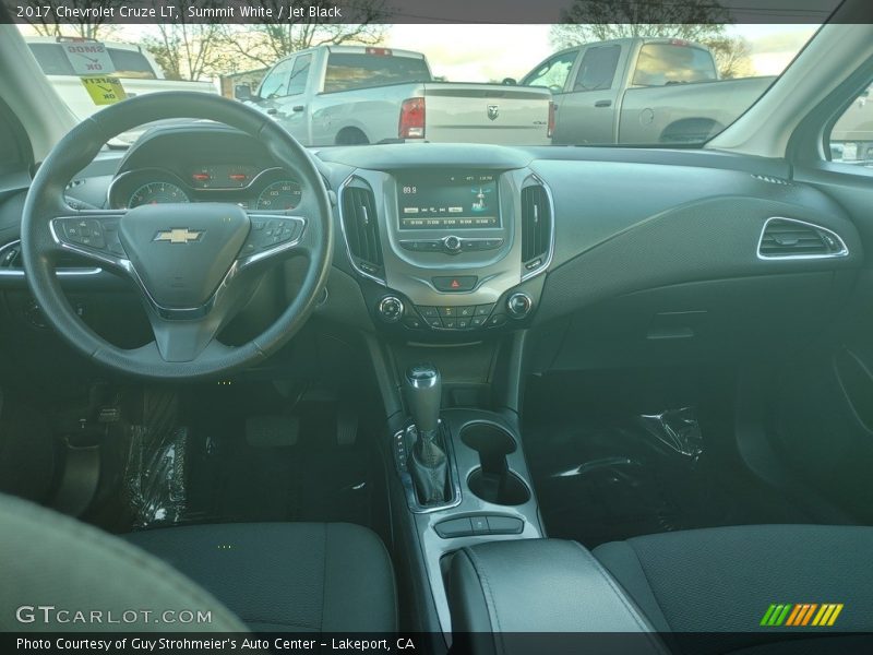 Summit White / Jet Black 2017 Chevrolet Cruze LT