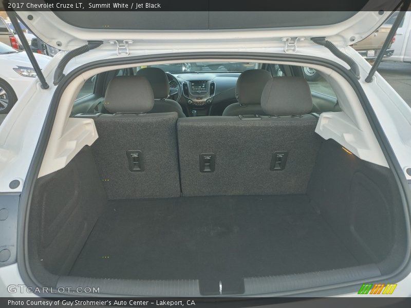 Summit White / Jet Black 2017 Chevrolet Cruze LT