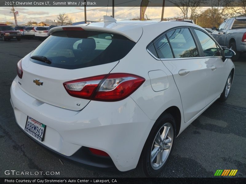 Summit White / Jet Black 2017 Chevrolet Cruze LT