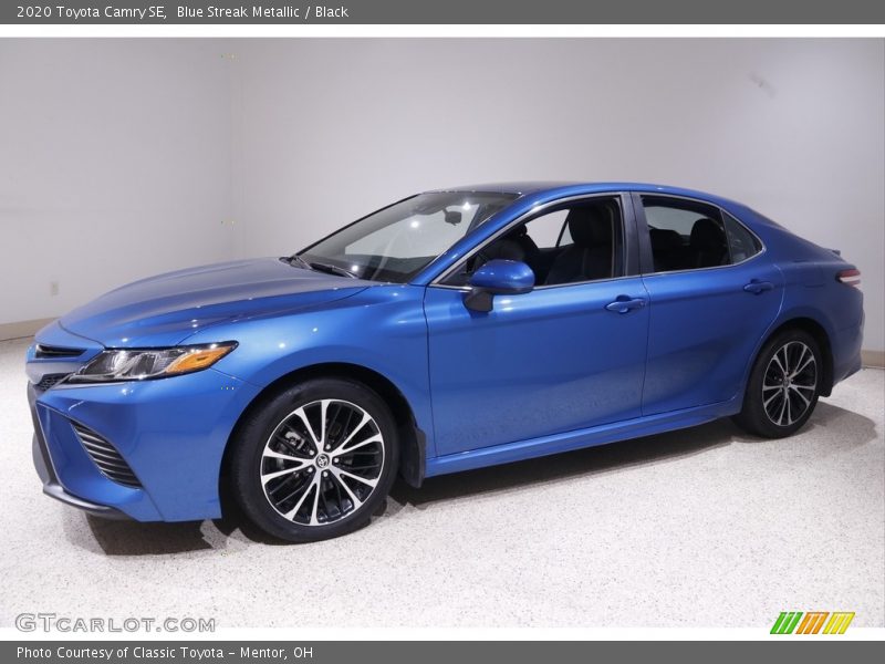 Blue Streak Metallic / Black 2020 Toyota Camry SE