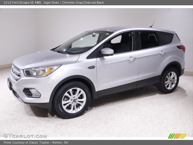 Ingot Silver / Chromite Gray/Charcoal Black 2019 Ford Escape SE 4WD