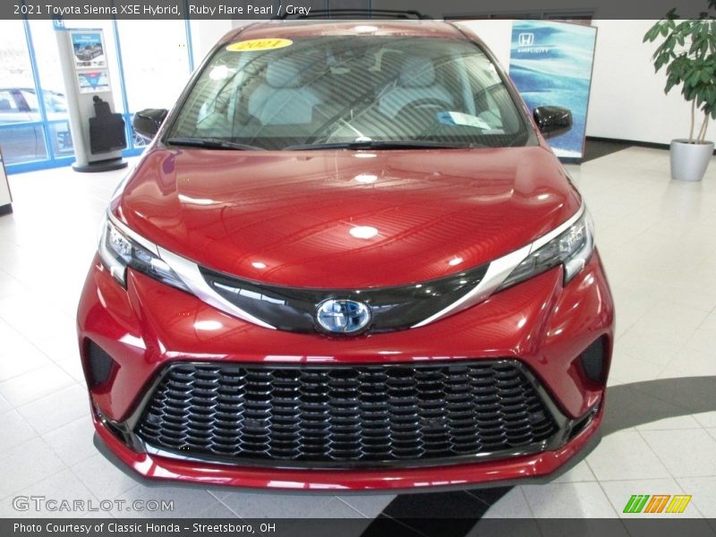 Ruby Flare Pearl / Gray 2021 Toyota Sienna XSE Hybrid