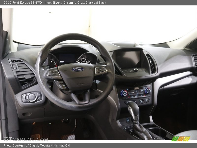 Ingot Silver / Chromite Gray/Charcoal Black 2019 Ford Escape SE 4WD
