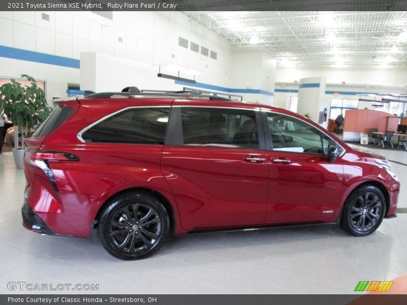 Ruby Flare Pearl / Gray 2021 Toyota Sienna XSE Hybrid