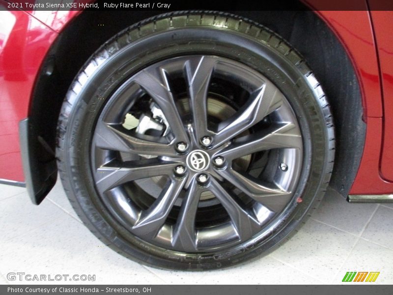 Ruby Flare Pearl / Gray 2021 Toyota Sienna XSE Hybrid