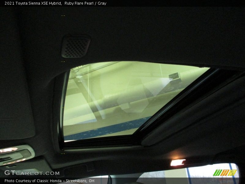 Ruby Flare Pearl / Gray 2021 Toyota Sienna XSE Hybrid
