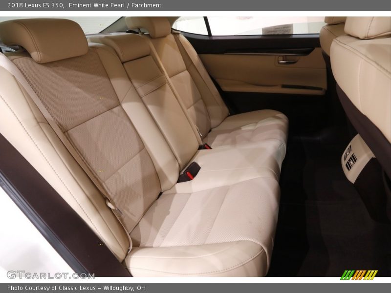 Eminent White Pearl / Parchment 2018 Lexus ES 350
