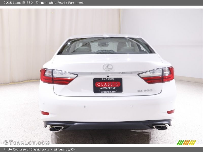 Eminent White Pearl / Parchment 2018 Lexus ES 350
