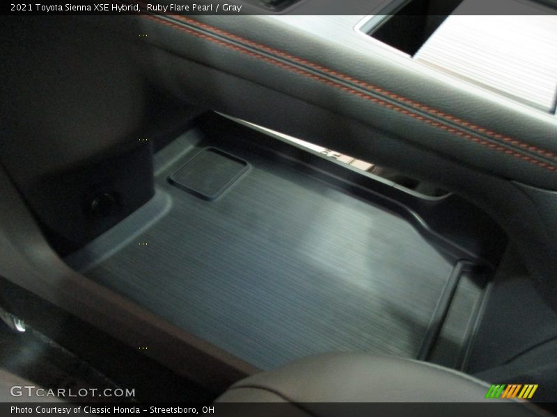 Ruby Flare Pearl / Gray 2021 Toyota Sienna XSE Hybrid
