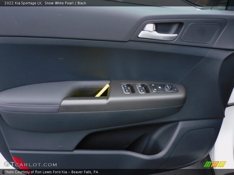 Snow White Pearl / Black 2022 Kia Sportage LX