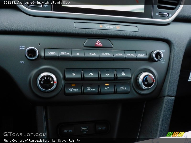 Snow White Pearl / Black 2022 Kia Sportage LX