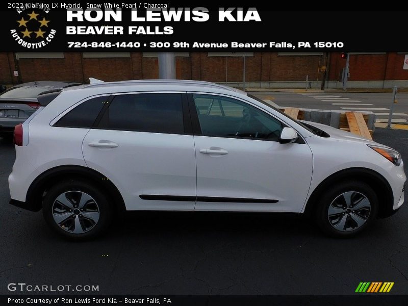 Snow White Pearl / Charcoal 2022 Kia Niro LX Hybrid