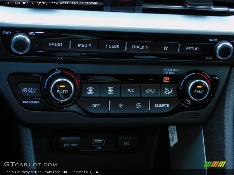 Snow White Pearl / Charcoal 2022 Kia Niro LX Hybrid