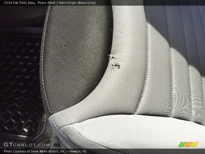Rosso (Red) / Nero/Grigio (Black/Grey) 2014 Fiat 500L Easy