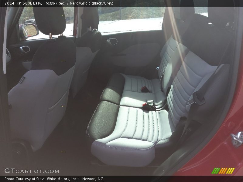 Rosso (Red) / Nero/Grigio (Black/Grey) 2014 Fiat 500L Easy