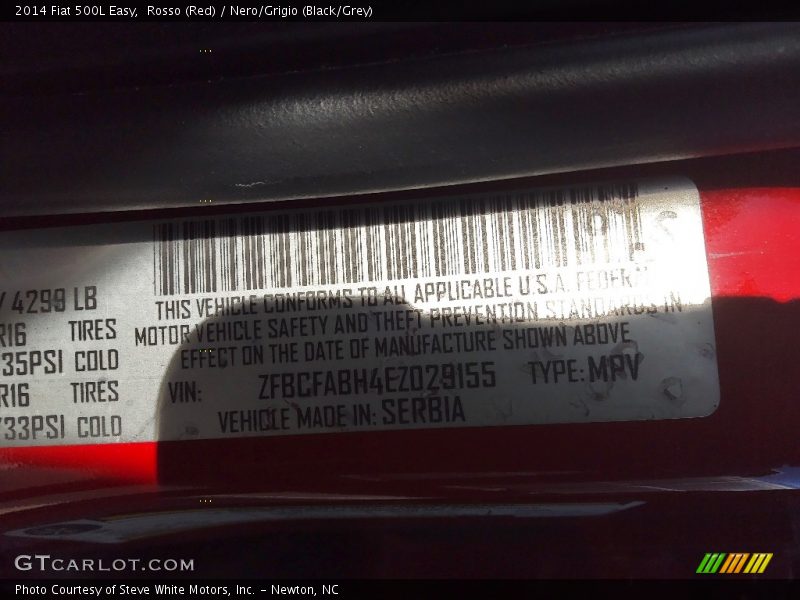 Rosso (Red) / Nero/Grigio (Black/Grey) 2014 Fiat 500L Easy