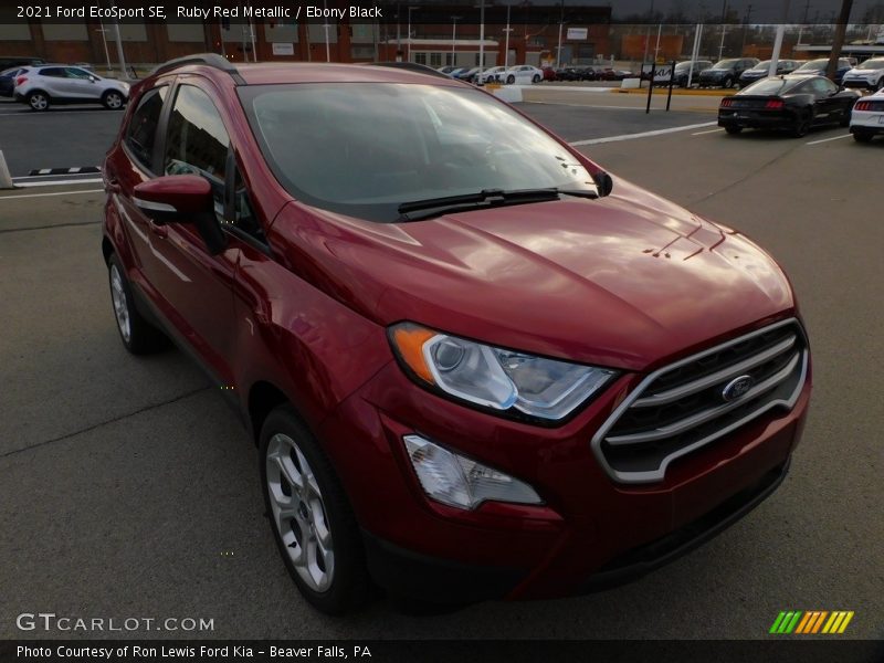 Ruby Red Metallic / Ebony Black 2021 Ford EcoSport SE
