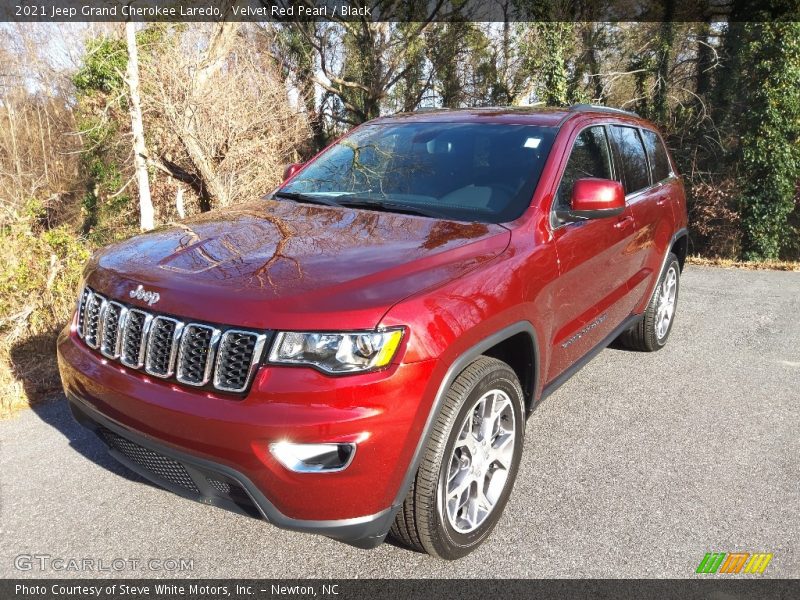 Velvet Red Pearl / Black 2021 Jeep Grand Cherokee Laredo