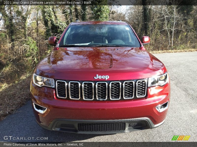 Velvet Red Pearl / Black 2021 Jeep Grand Cherokee Laredo