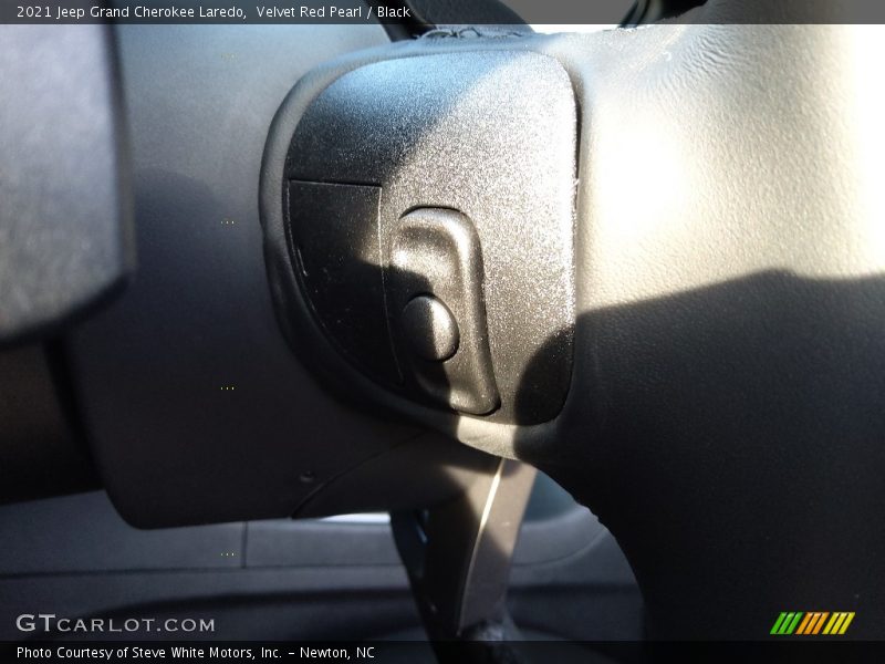 Velvet Red Pearl / Black 2021 Jeep Grand Cherokee Laredo