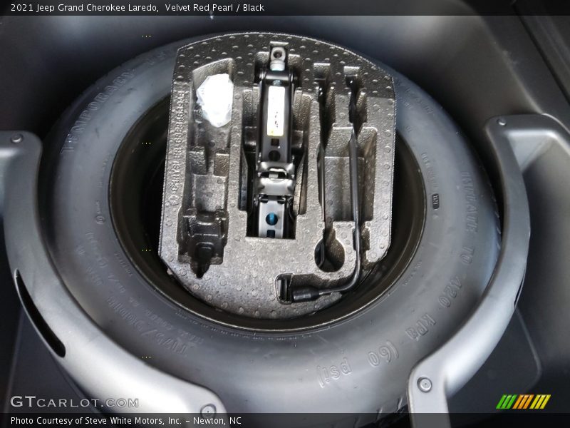 Velvet Red Pearl / Black 2021 Jeep Grand Cherokee Laredo
