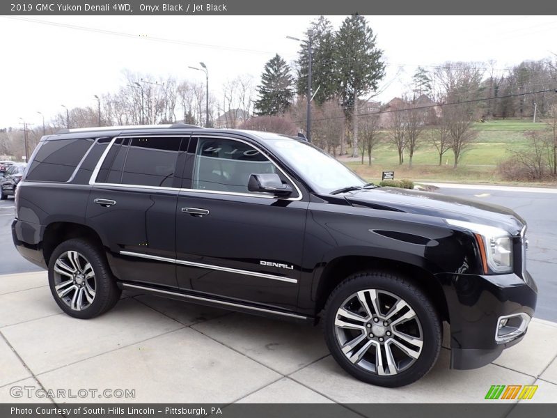 Onyx Black / Jet Black 2019 GMC Yukon Denali 4WD