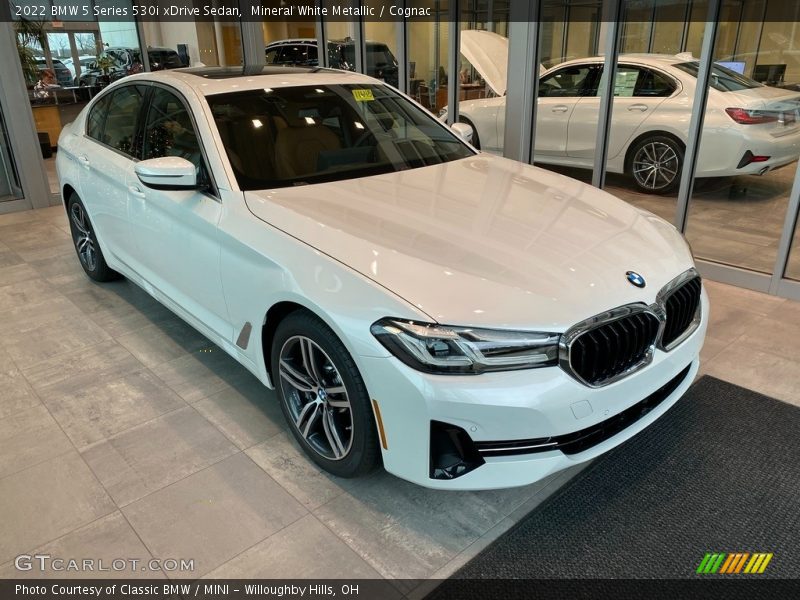 Mineral White Metallic / Cognac 2022 BMW 5 Series 530i xDrive Sedan