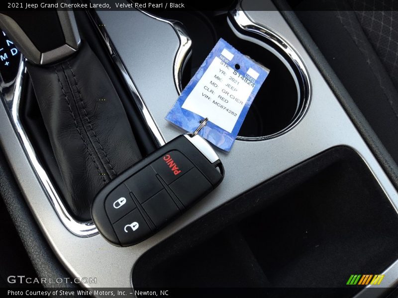 Velvet Red Pearl / Black 2021 Jeep Grand Cherokee Laredo