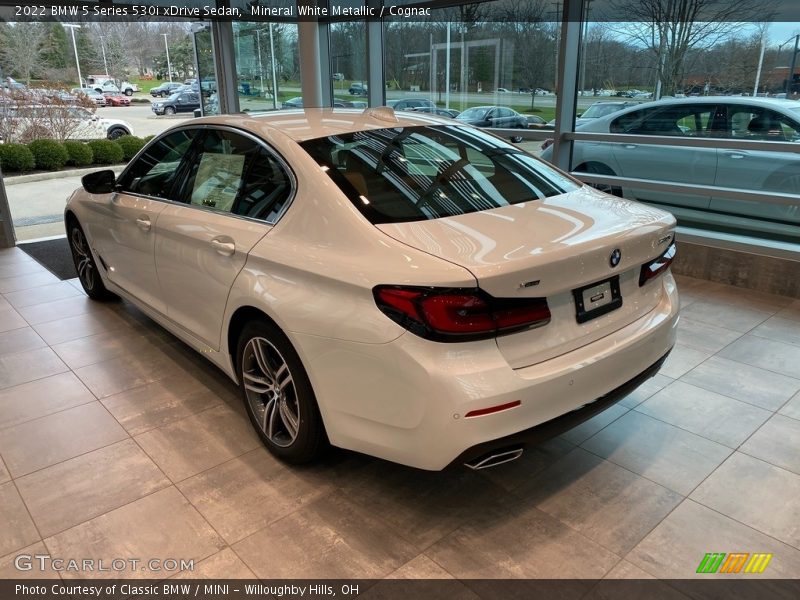 Mineral White Metallic / Cognac 2022 BMW 5 Series 530i xDrive Sedan