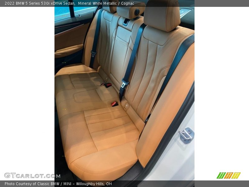 Mineral White Metallic / Cognac 2022 BMW 5 Series 530i xDrive Sedan