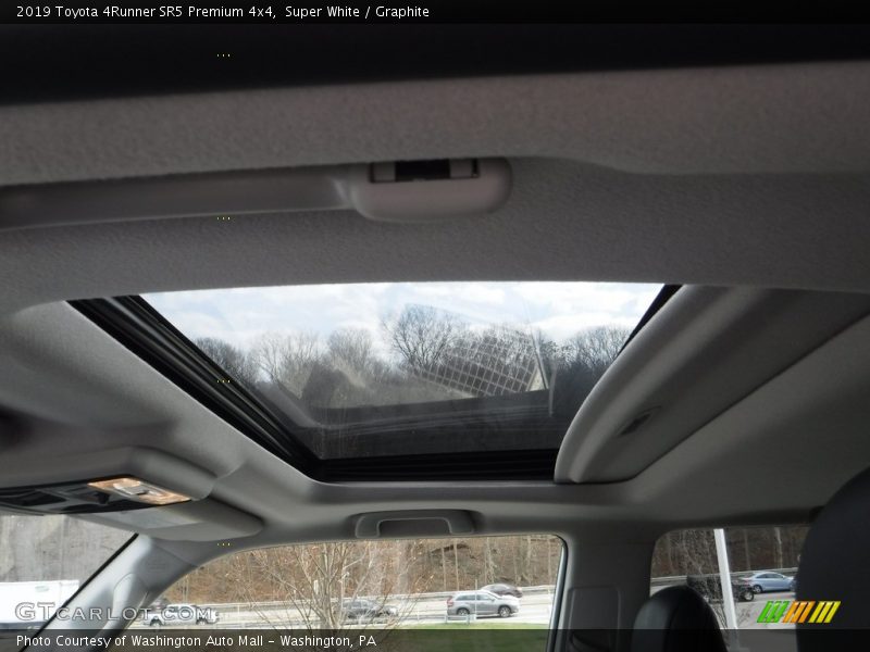 Super White / Graphite 2019 Toyota 4Runner SR5 Premium 4x4