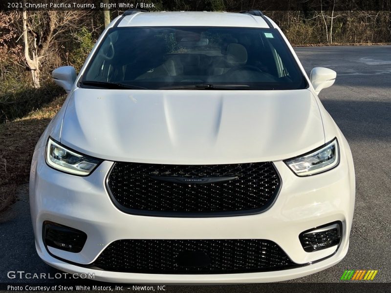 Bright White / Black 2021 Chrysler Pacifica Touring