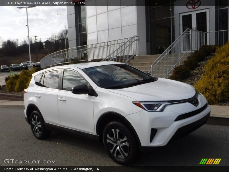Super White / Black 2018 Toyota RAV4 LE AWD