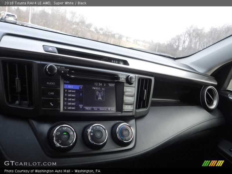 Super White / Black 2018 Toyota RAV4 LE AWD
