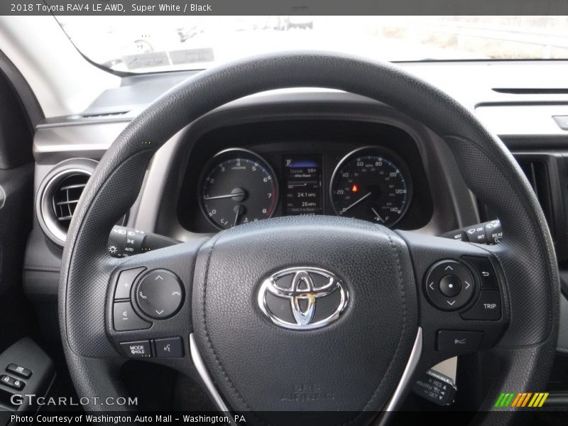 Super White / Black 2018 Toyota RAV4 LE AWD
