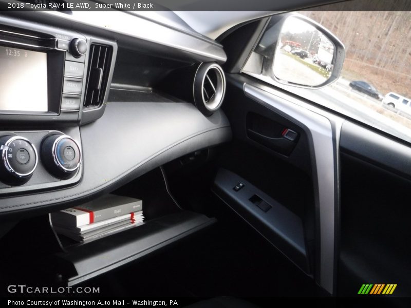 Super White / Black 2018 Toyota RAV4 LE AWD