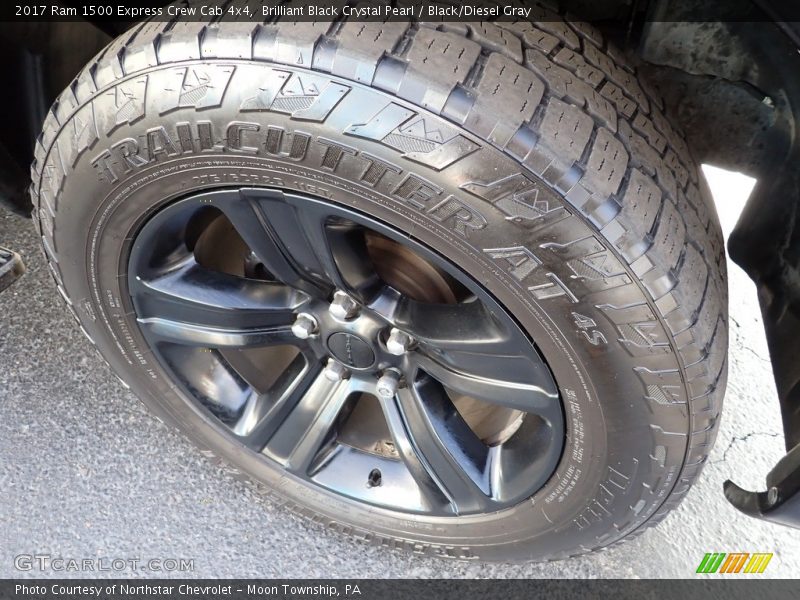 Brilliant Black Crystal Pearl / Black/Diesel Gray 2017 Ram 1500 Express Crew Cab 4x4