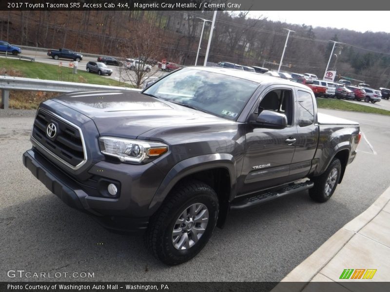 Magnetic Gray Metallic / Cement Gray 2017 Toyota Tacoma SR5 Access Cab 4x4