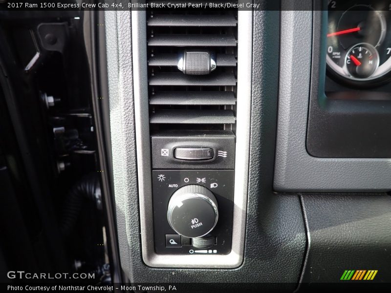 Brilliant Black Crystal Pearl / Black/Diesel Gray 2017 Ram 1500 Express Crew Cab 4x4