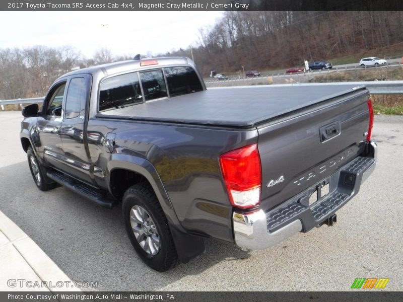 Magnetic Gray Metallic / Cement Gray 2017 Toyota Tacoma SR5 Access Cab 4x4