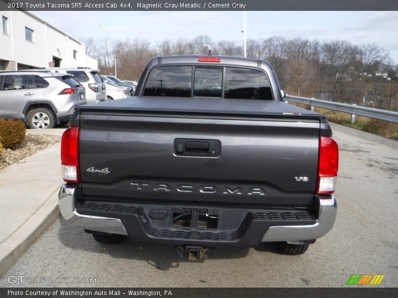 Magnetic Gray Metallic / Cement Gray 2017 Toyota Tacoma SR5 Access Cab 4x4
