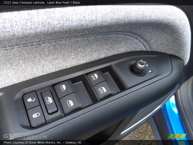 Laser Blue Pearl / Black 2022 Jeep Compass Latitude