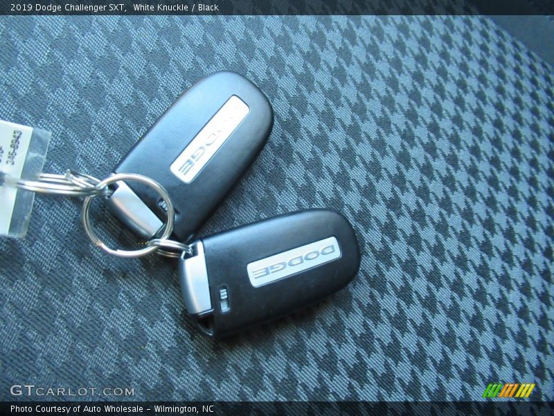 White Knuckle / Black 2019 Dodge Challenger SXT