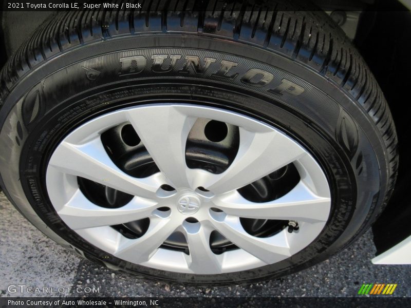 Super White / Black 2021 Toyota Corolla LE