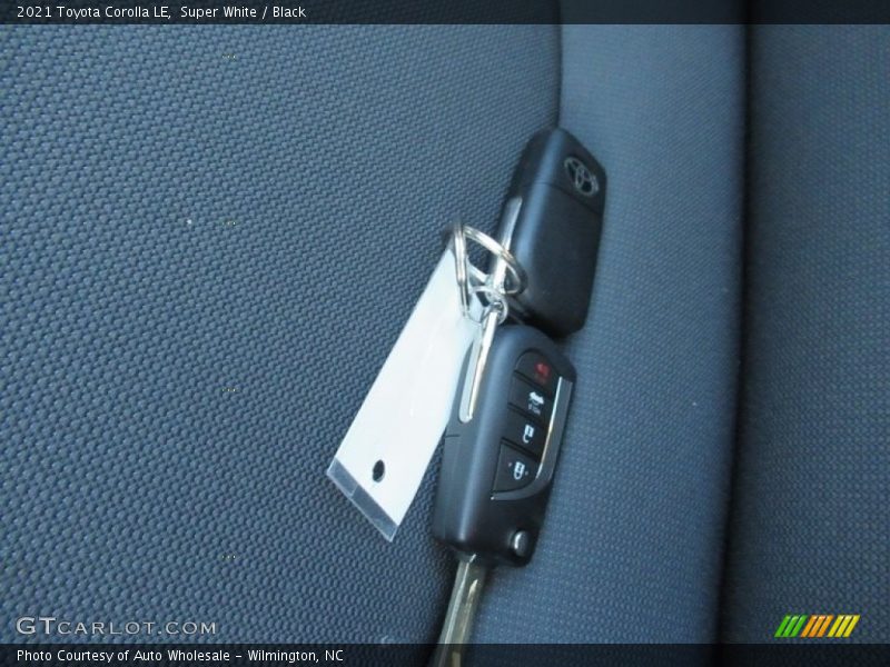 Super White / Black 2021 Toyota Corolla LE